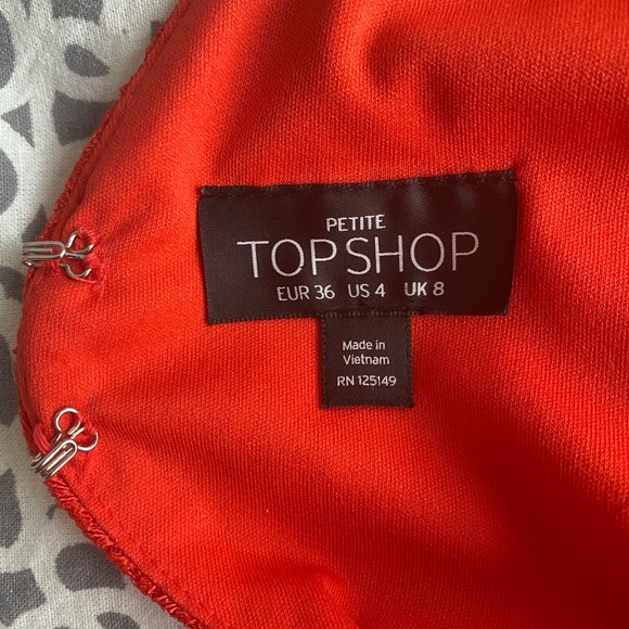TOPSHOP RED CROCHET BODYCON LACE DRESS - Picture 6 of 13